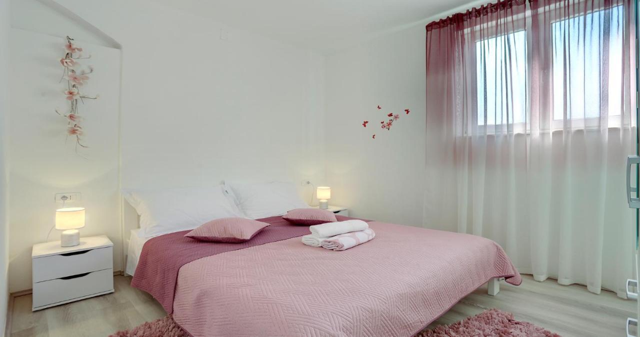 Adorable Apartment Ena Kaštela Exterior foto