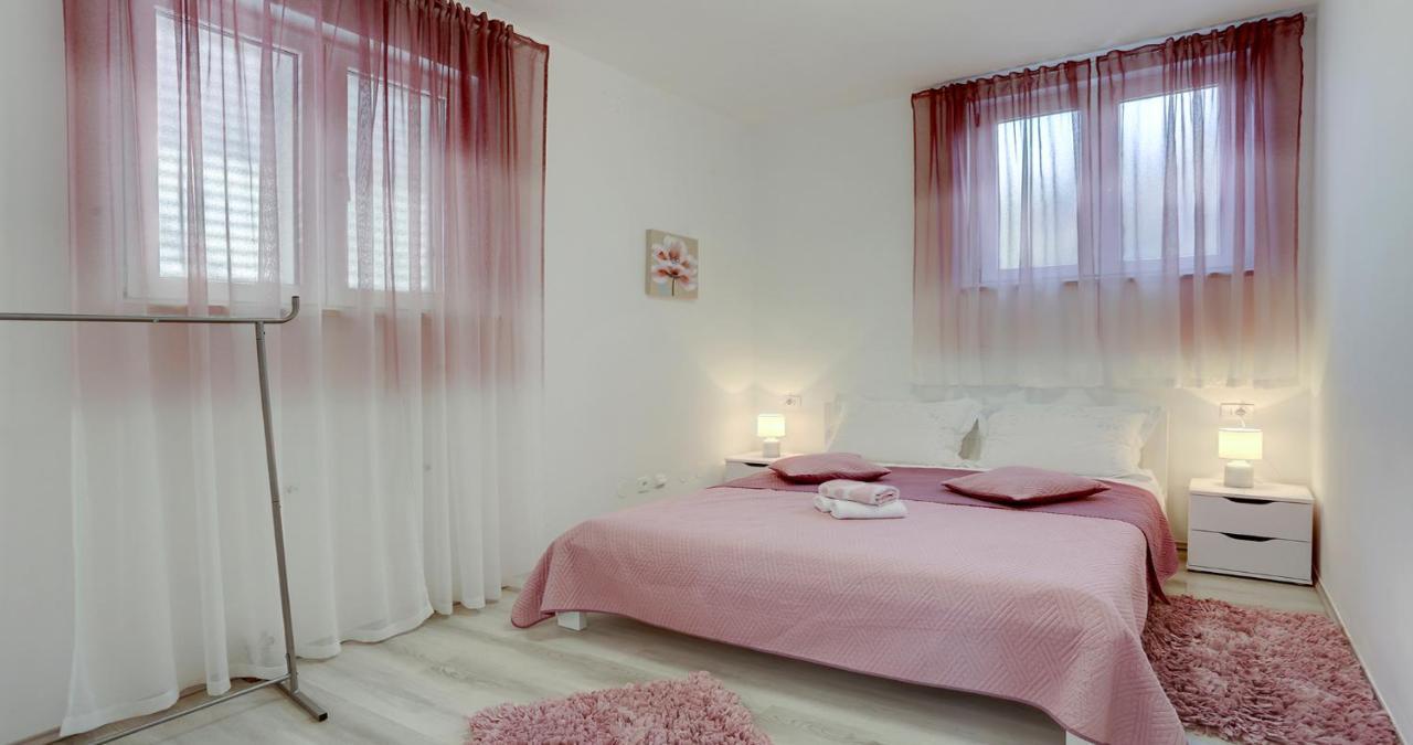Adorable Apartment Ena Kaštela Exterior foto
